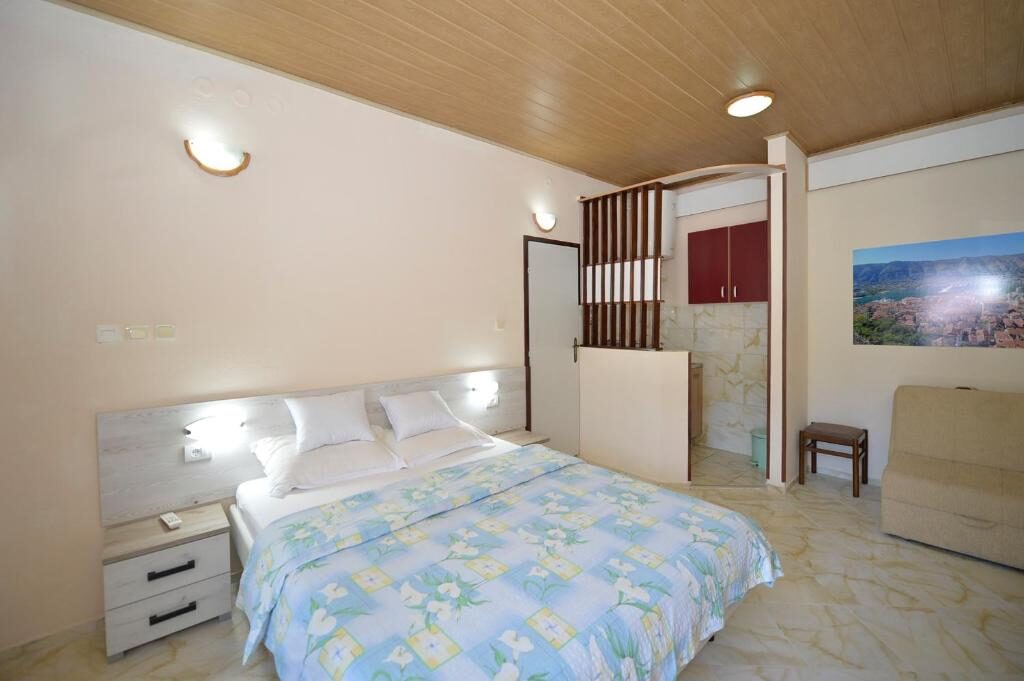 Guest room at Garni hotel Pana-Eustahije 253 in Dobrota, Kotor Bay - 3