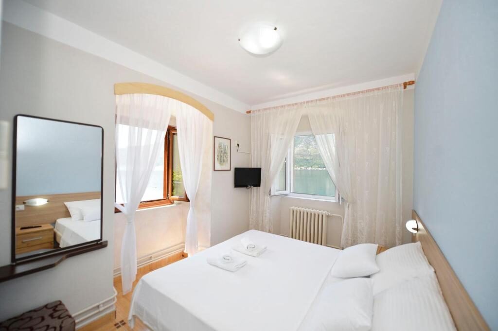 Guest room at Garni hotel Pana-Eustahije 253 in Dobrota, Kotor Bay - 1